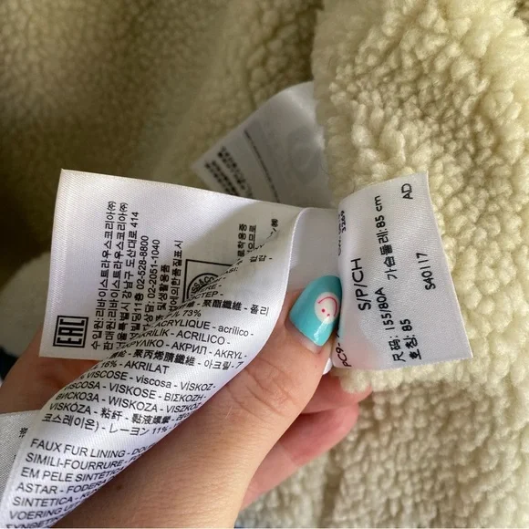 LEVI’S Ex-Boyfriend Sherpa-Lined Denim Trucker Jacket - Picture 8 of 14